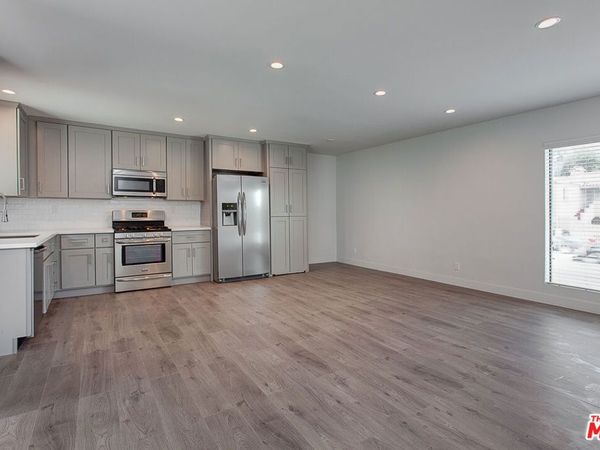 2827 S La Brea Avenue, Unit 3, Los Angeles, CA 90016