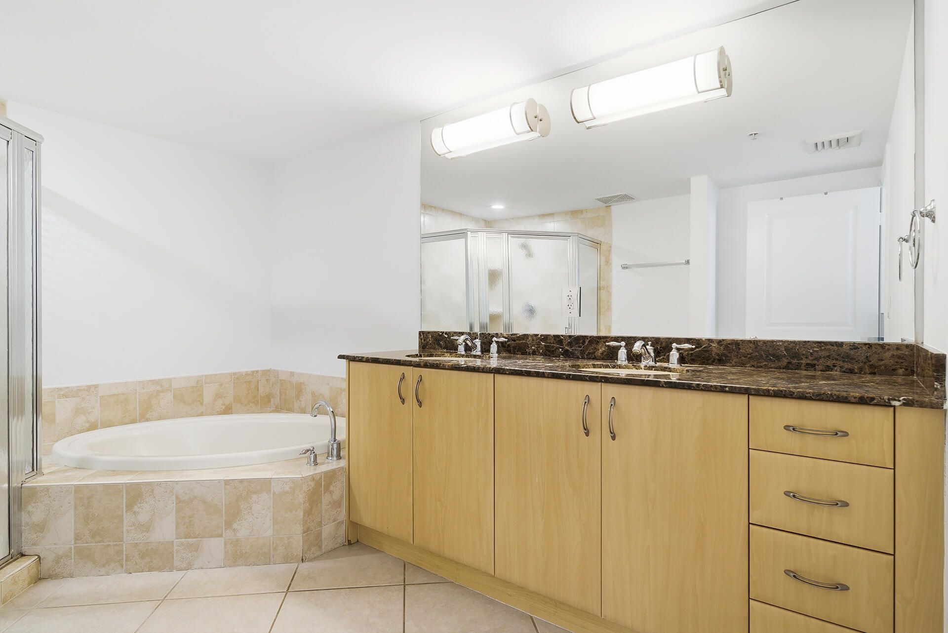 403 S Sapodilla Avenue, Unit 218, West Palm Beach, FL 33401 Photo