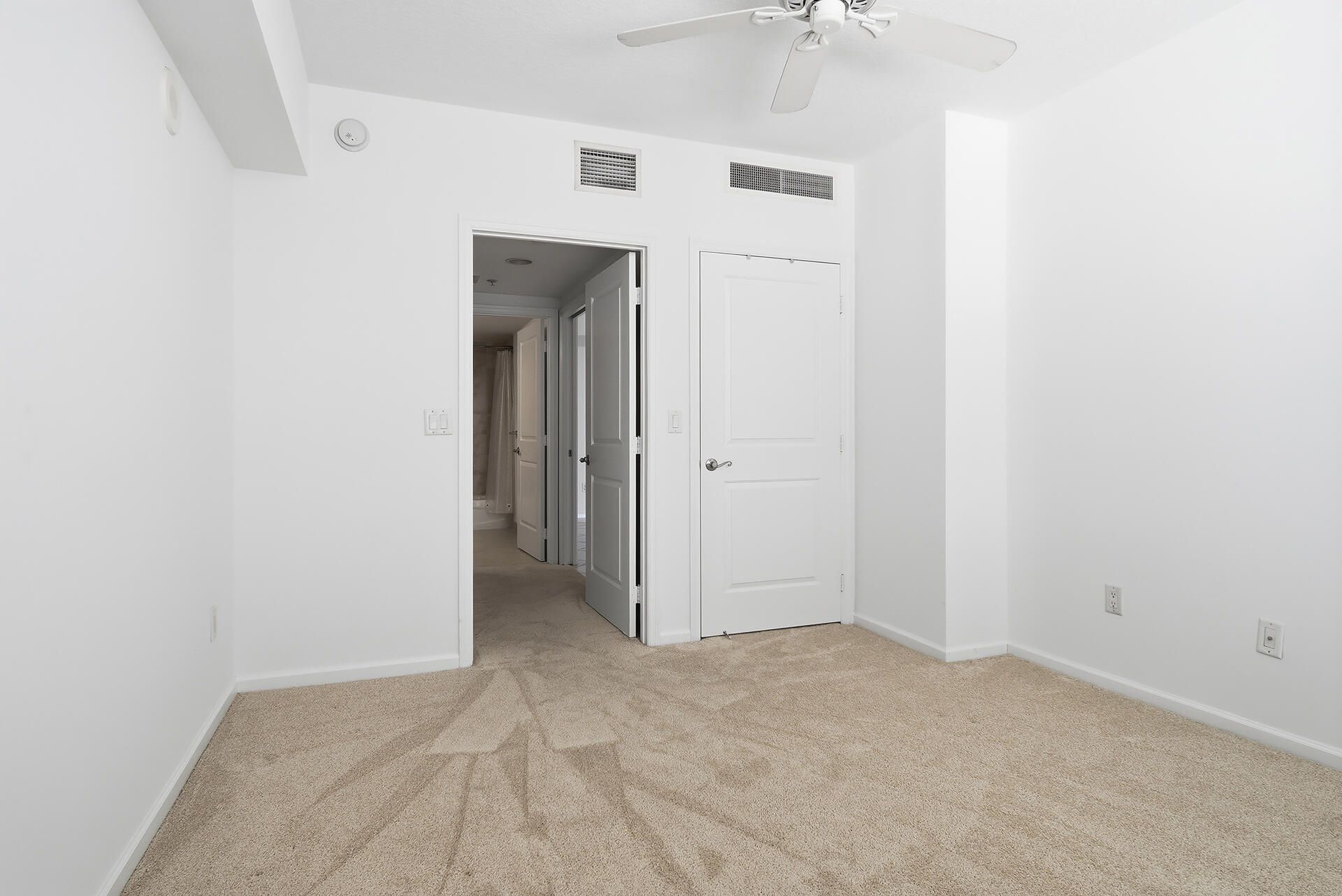403 S Sapodilla Avenue, Unit 218, West Palm Beach, FL 33401 Photo
