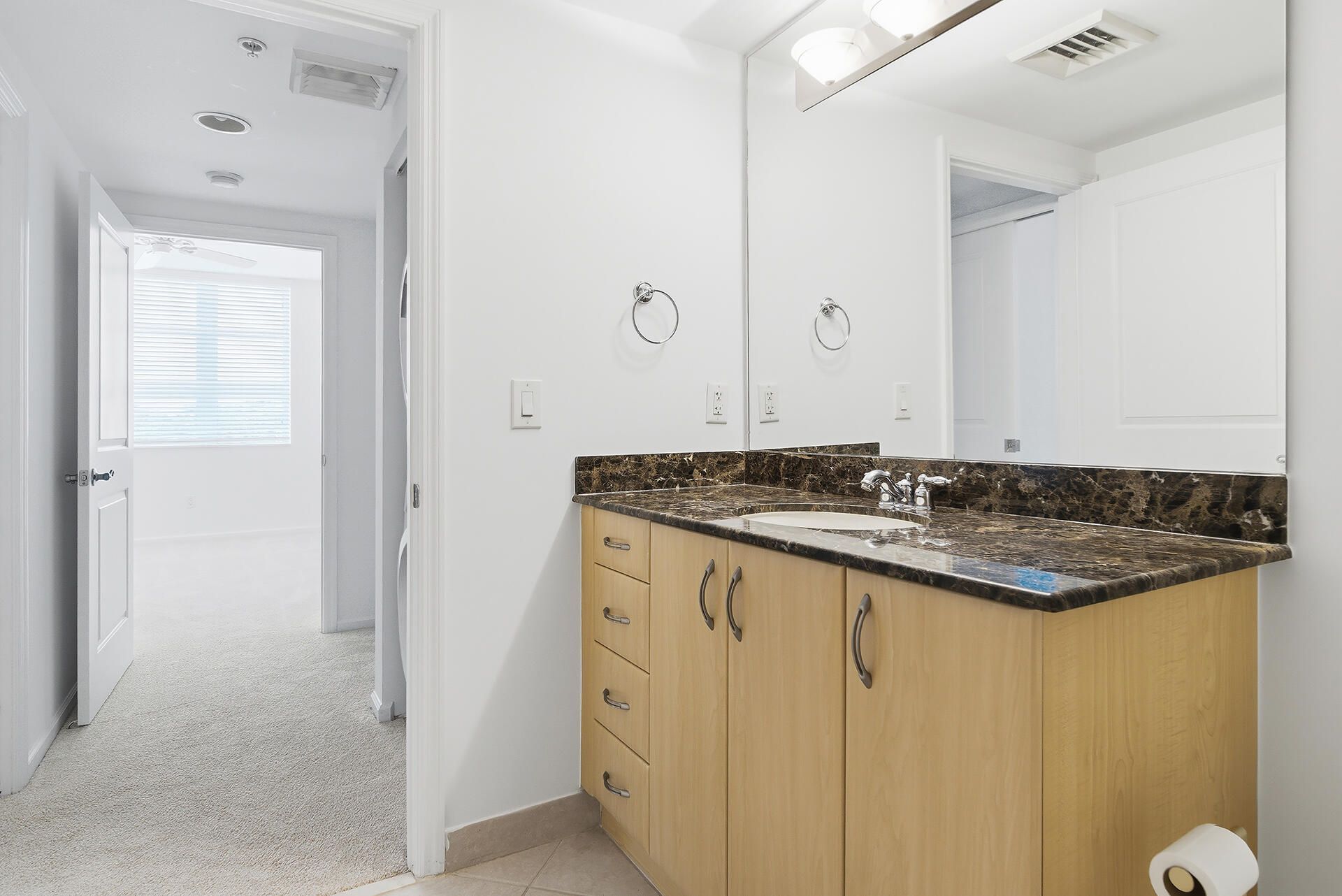 403 S Sapodilla Avenue, Unit 218, West Palm Beach, FL 33401 Photo