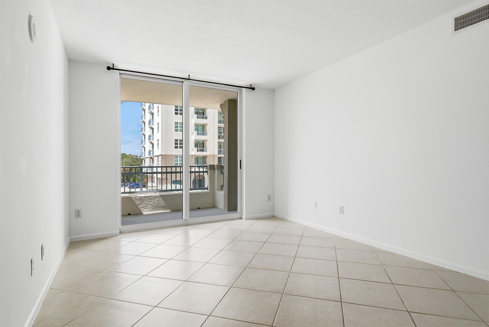 403 S Sapodilla Avenue, Unit 218, West Palm Beach, FL 33401 Photo