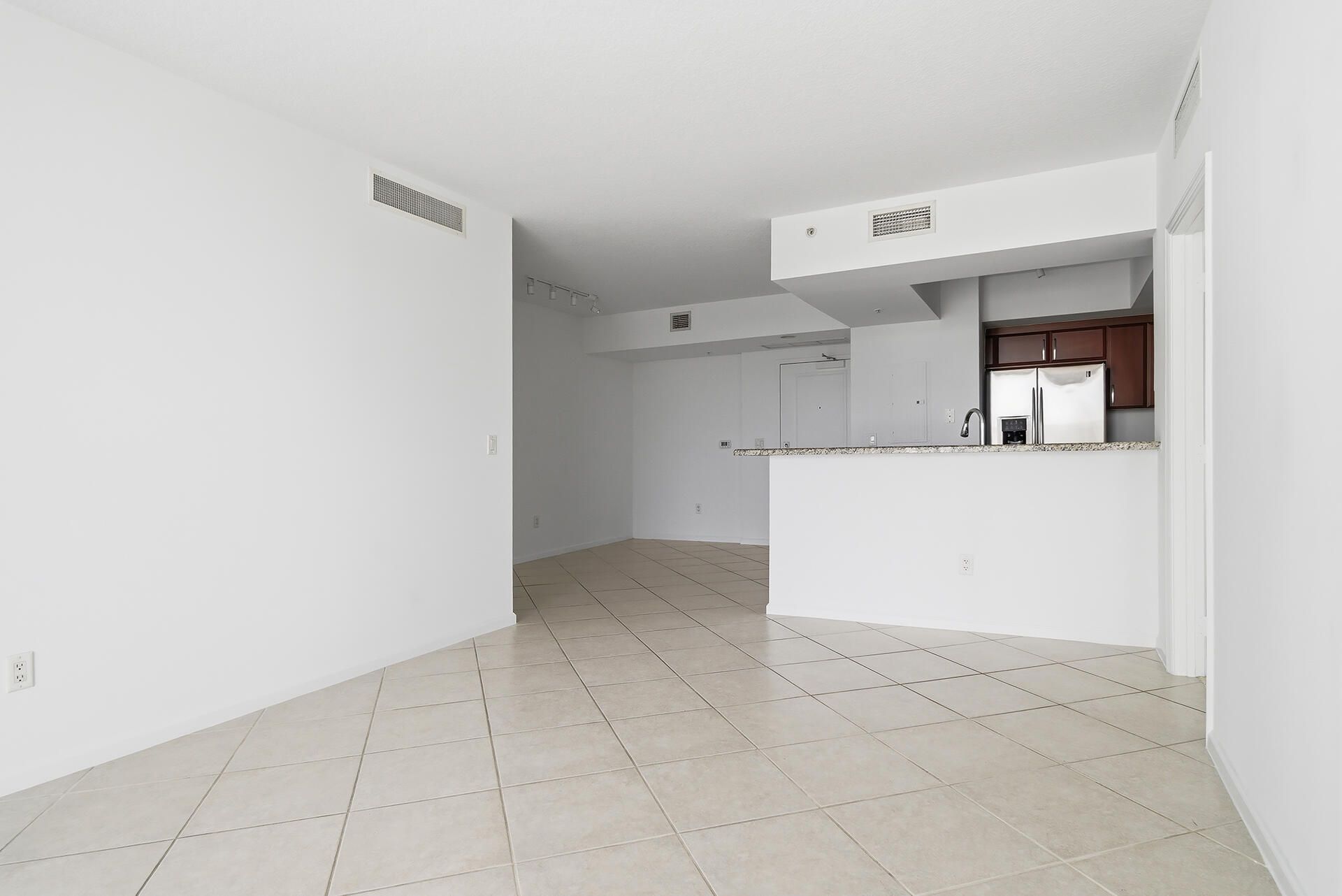 403 S Sapodilla Avenue, Unit 218, West Palm Beach, FL 33401 Photo