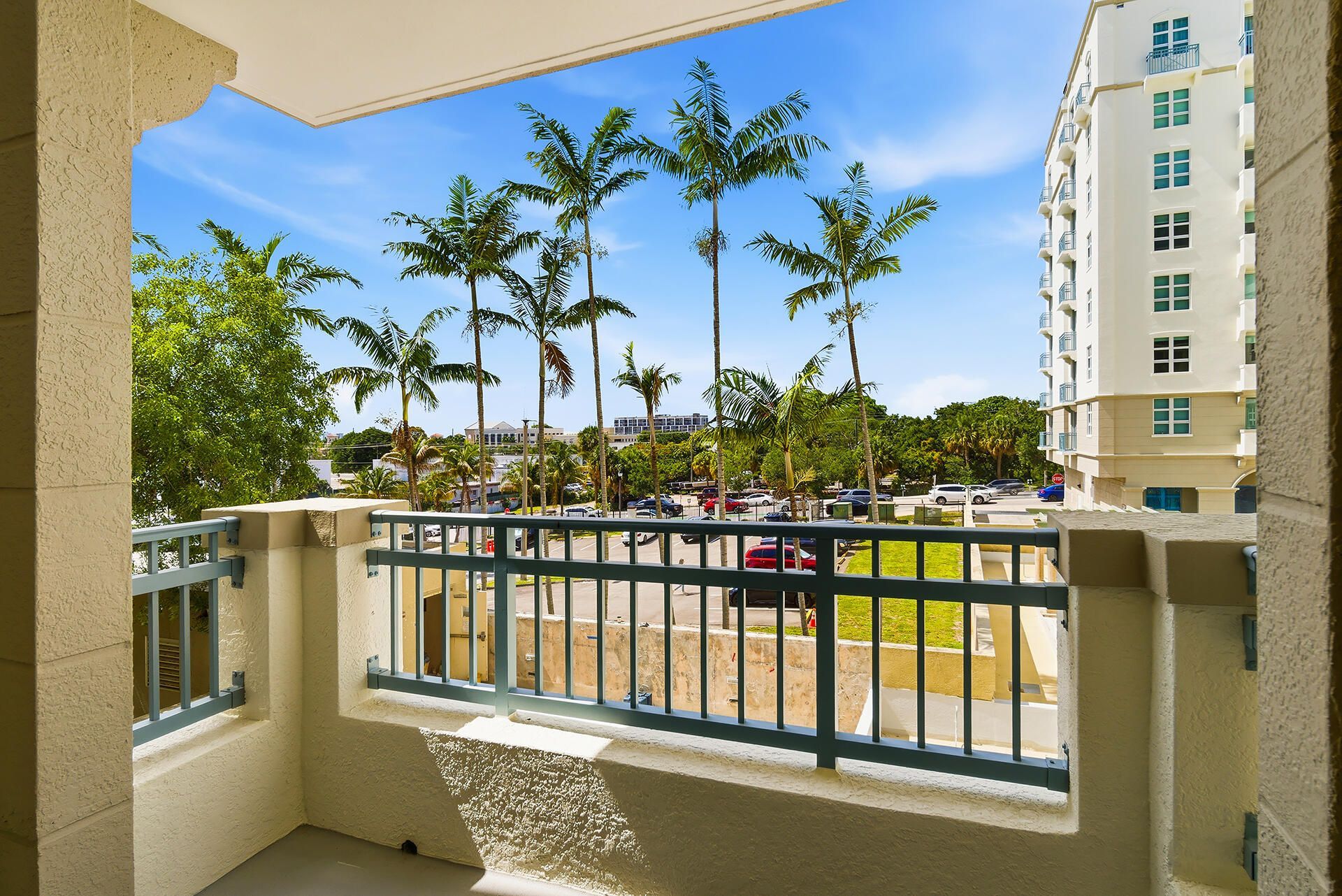 403 S Sapodilla Avenue, Unit 218, West Palm Beach, FL 33401 Photo
