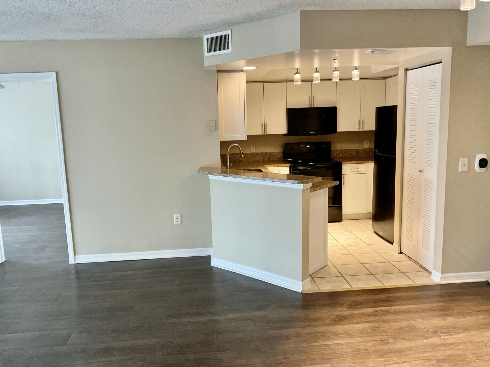 4191 N Haverhill Road, Unit 415, West Palm Beach, FL 33417 Photo