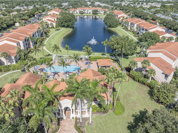 1650 N 42nd Circle, Unit 207, Vero Beach, FL 32967