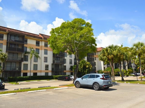5570 NW 44th Street, Unit 318a, Lauderhill, FL 33319