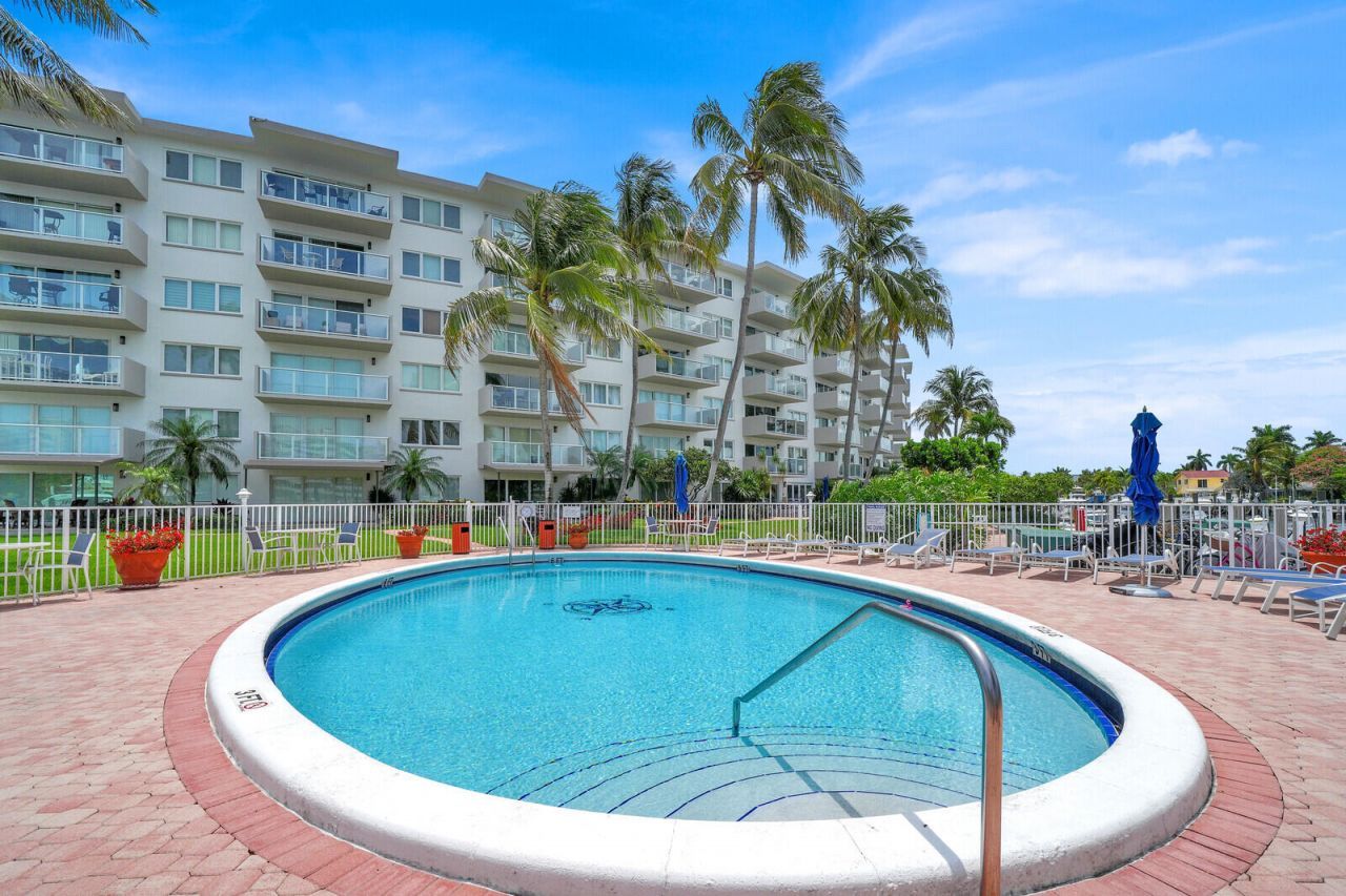 140 NE 28th Avenue, Unit 502, Pompano Beach, FL 33062 Photo