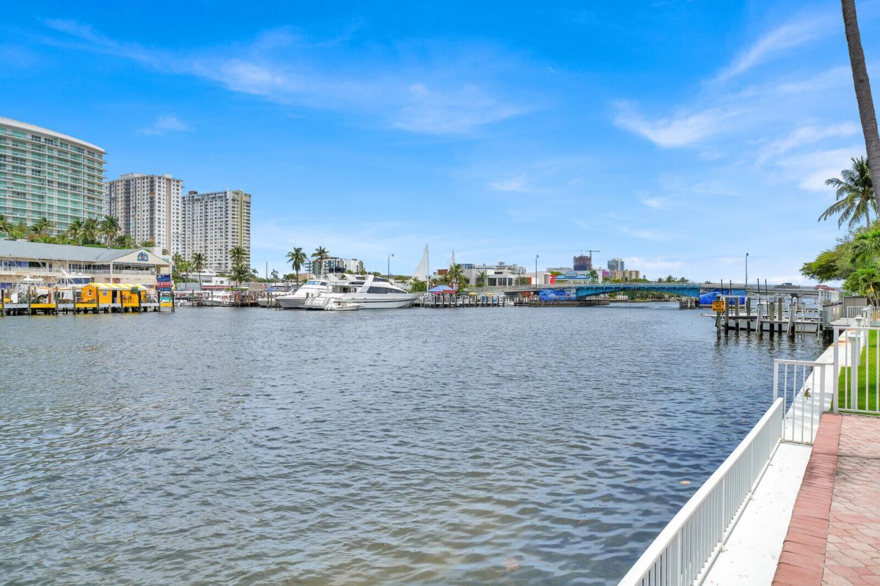 140 NE 28th Avenue, Unit 502, Pompano Beach, FL 33062 Photo