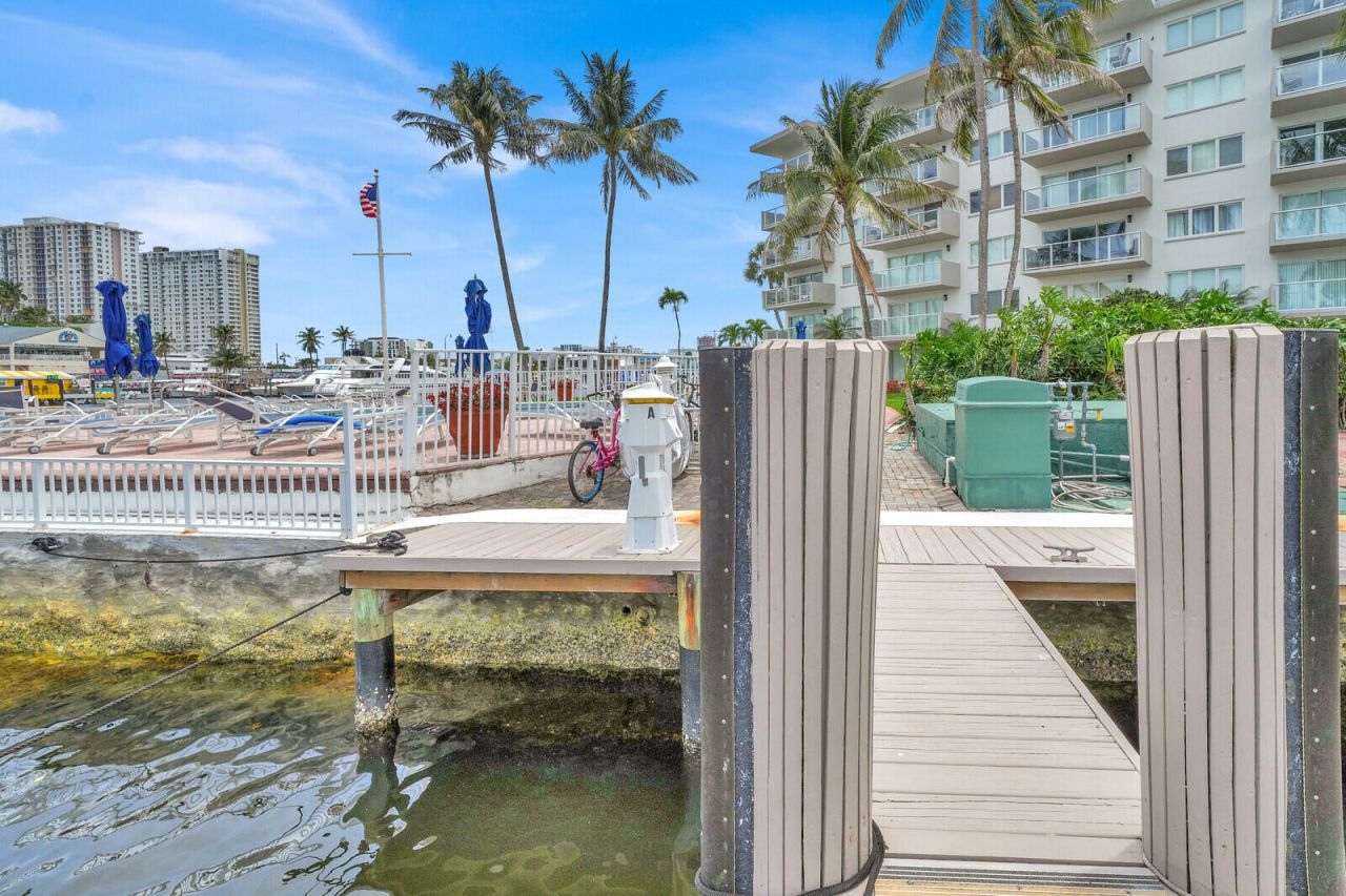 140 NE 28th Avenue, Unit 502, Pompano Beach, FL 33062 Photo