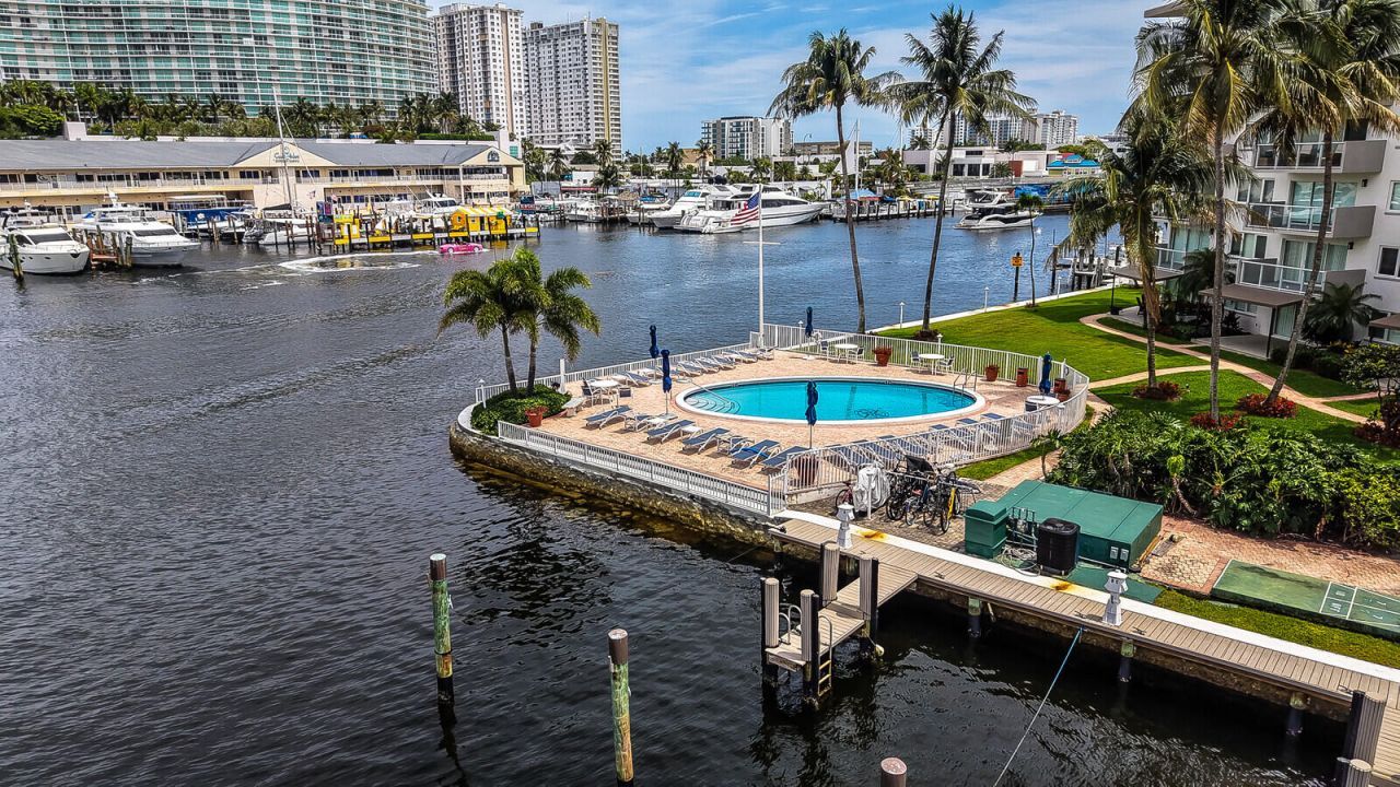 140 NE 28th Avenue, Unit 502, Pompano Beach, FL 33062 Photo
