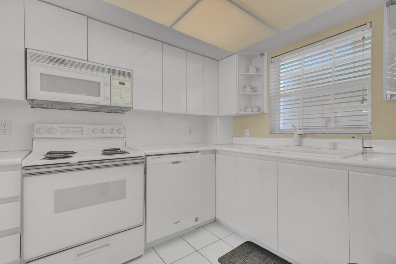 140 NE 28th Avenue, Unit 502, Pompano Beach, FL 33062 Photo
