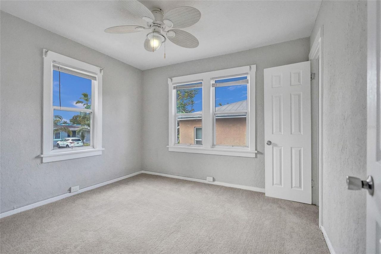 924 Mcintosh Street, West Palm Beach, FL 33405 Photo