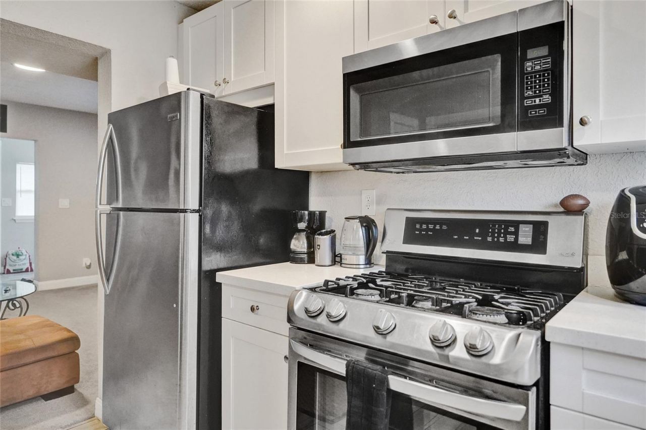 924 Mcintosh Street, West Palm Beach, FL 33405 Photo