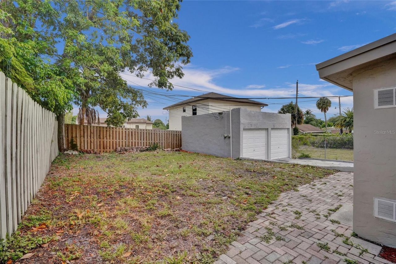 924 Mcintosh Street, West Palm Beach, FL 33405 Photo