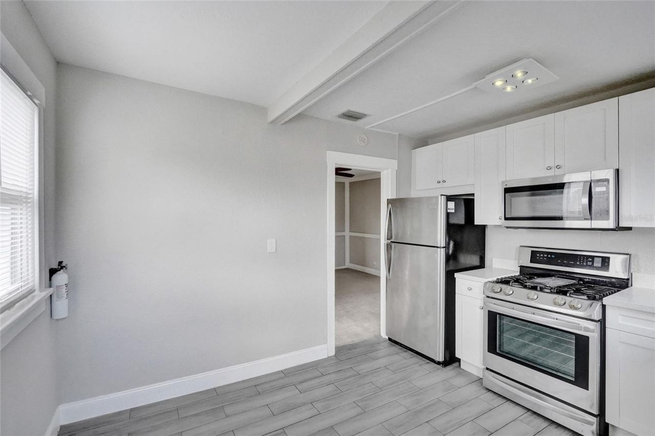 924 Mcintosh Street, West Palm Beach, FL 33405 Photo