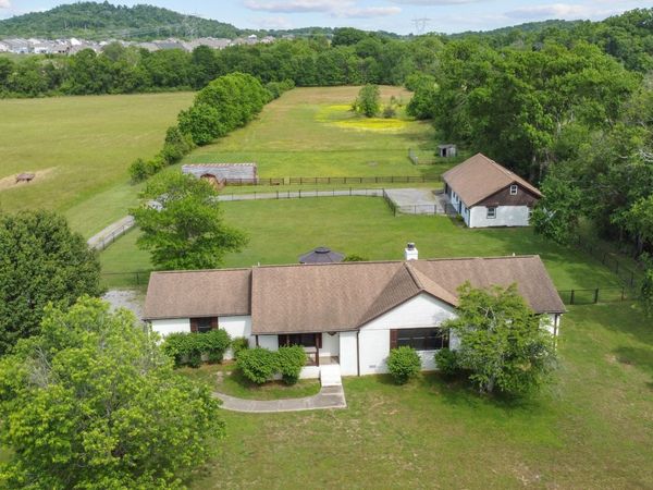 170 Upper Station Camp Crk Rd , Gallatin, TN 37066