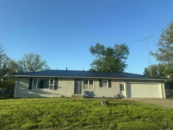 200 W Railroad, Brighton, IA 52540