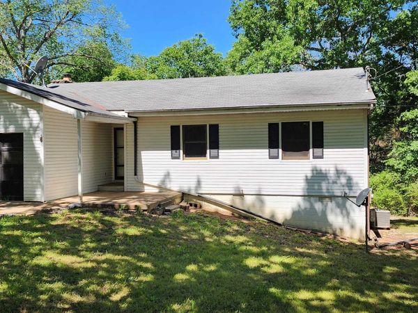 8 Warpath Drive, Cherokee Village, AR 72529