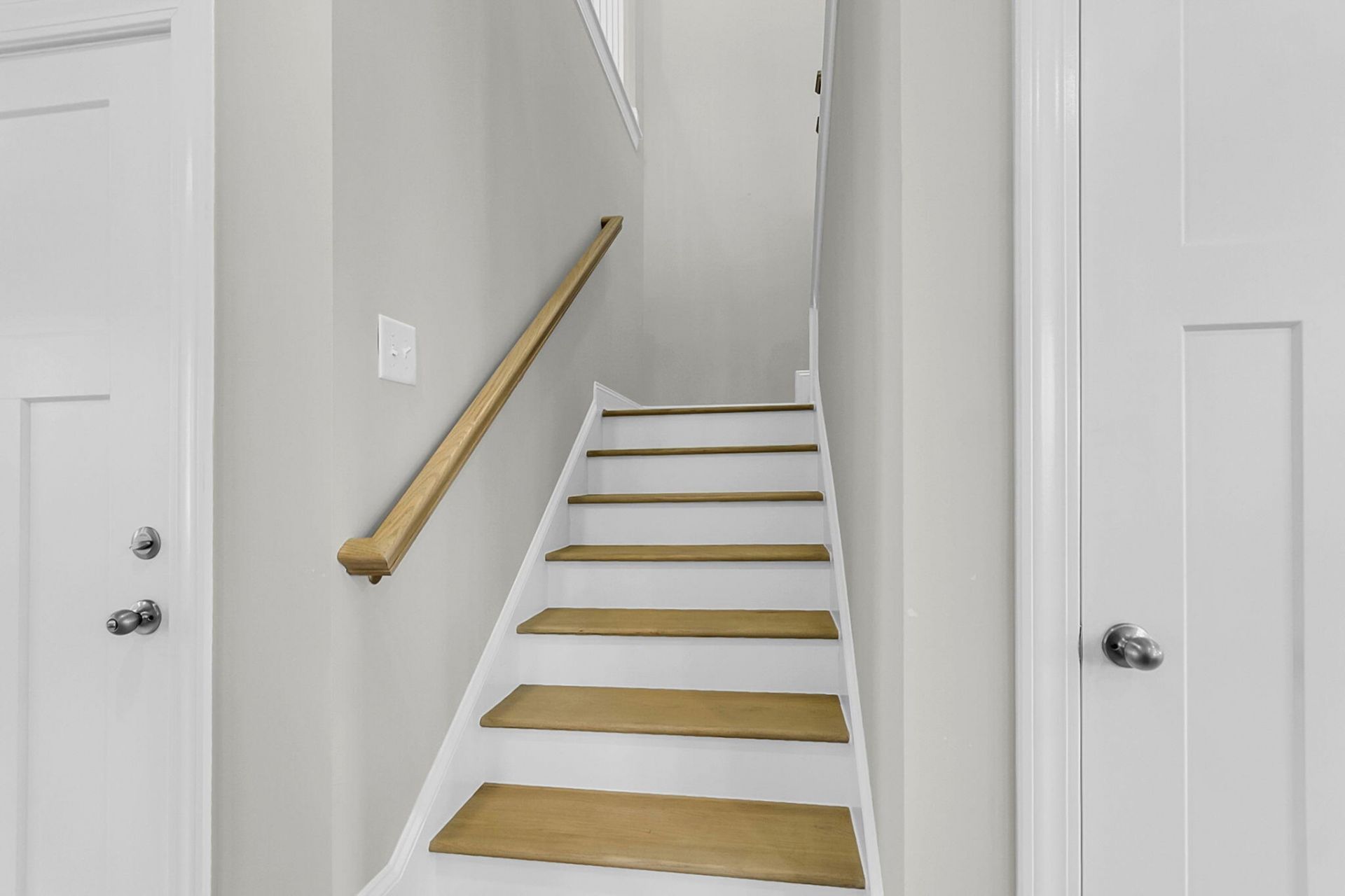 749 Maynard Lane Photo 32