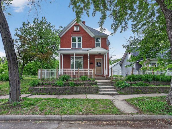 697 Tuscarora Avenue, Saint Paul, MN 55102