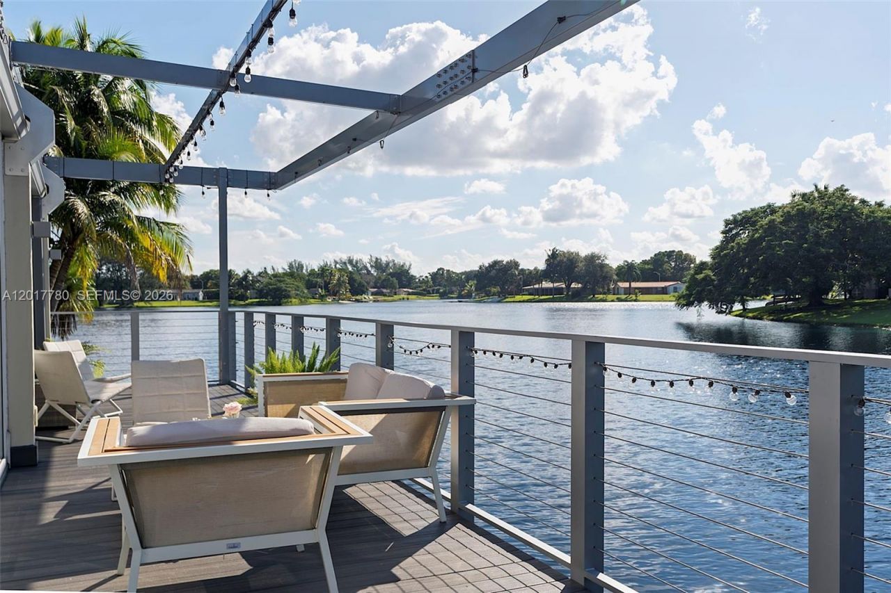 6616 E Miami Lakes Dr E , Miami Lakes, FL 33014 Photo
