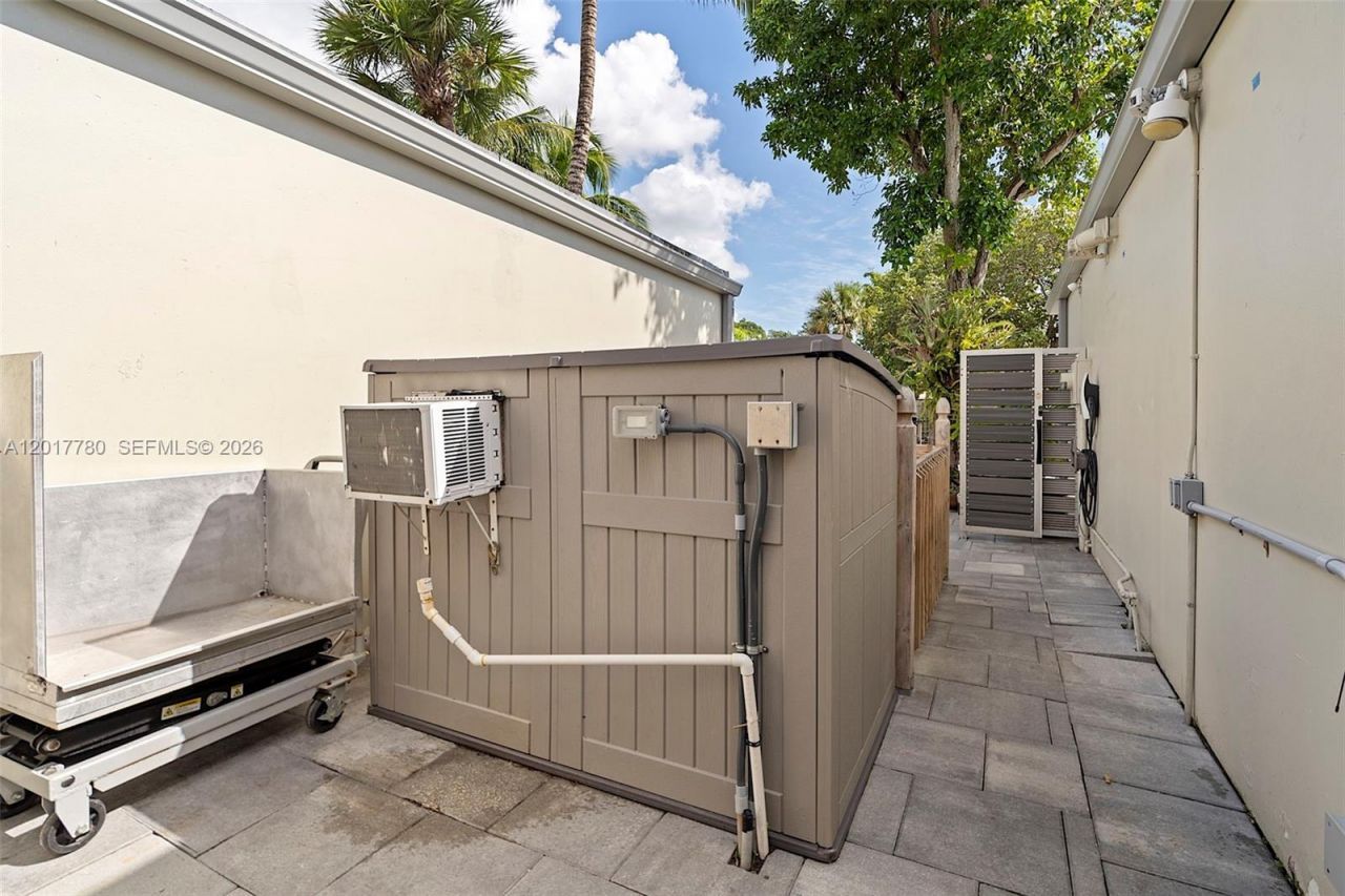 6616 E Miami Lakes Dr E , Miami Lakes, FL 33014 Photo