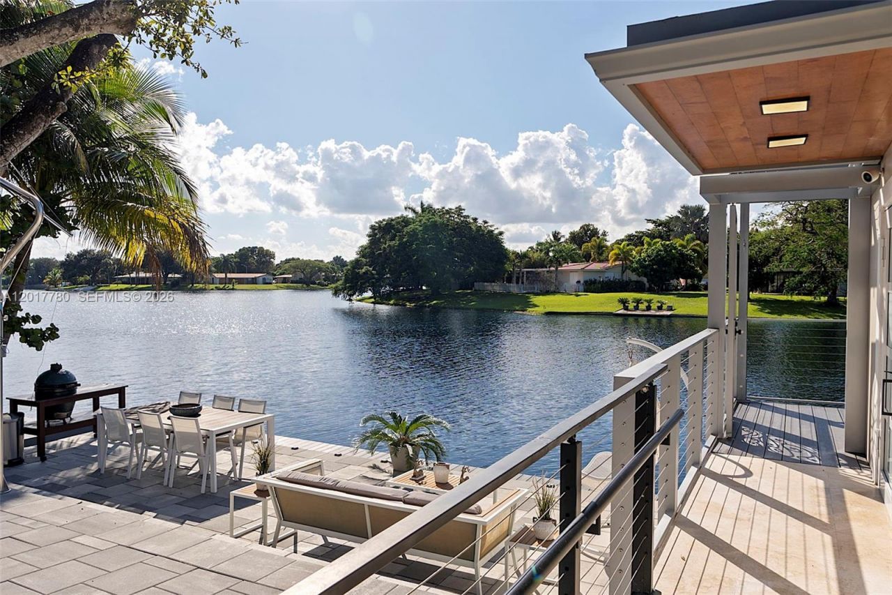 6616 E Miami Lakes Dr E , Miami Lakes, FL 33014 Photo
