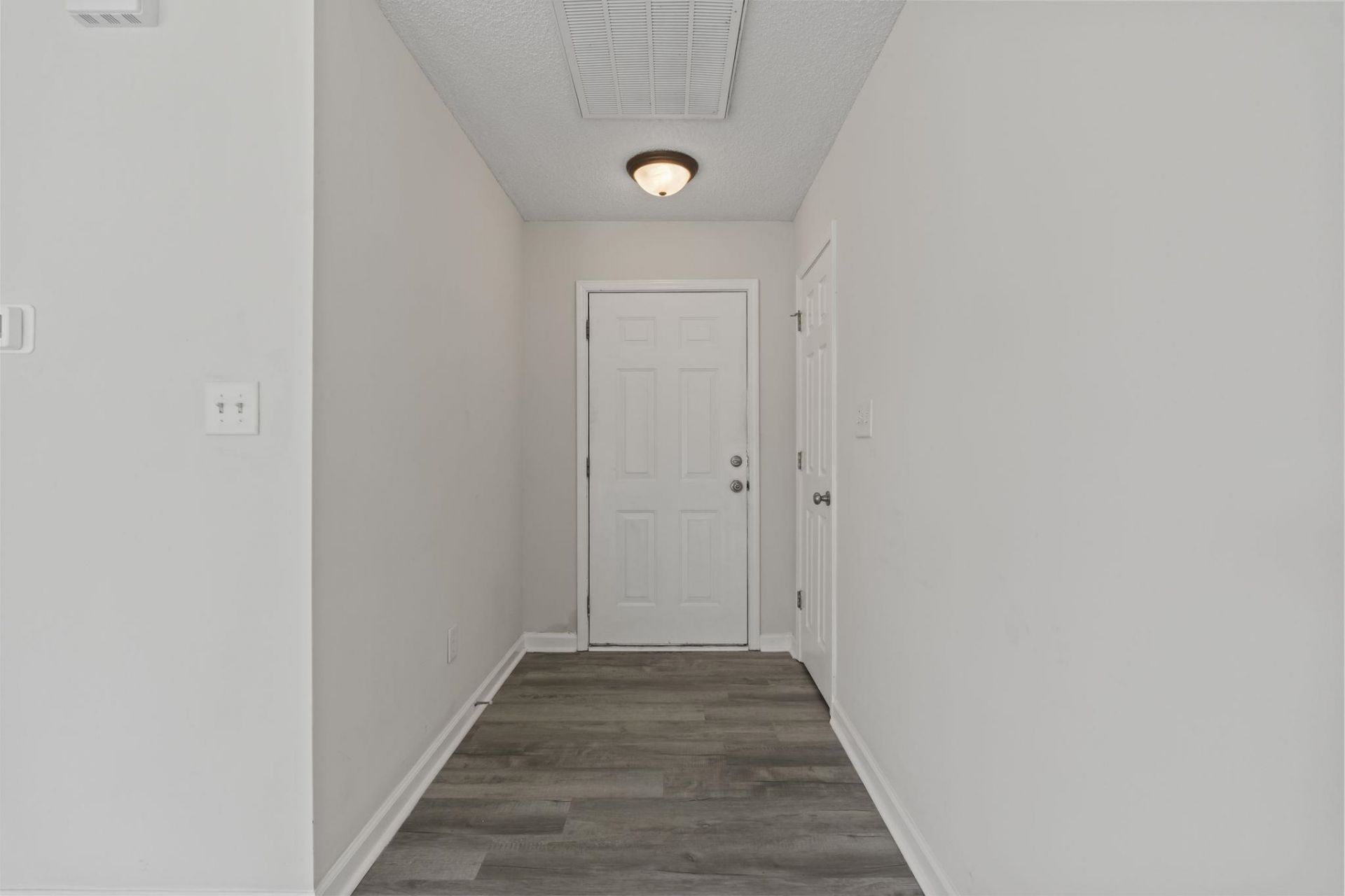 957 Bellflower Dr. Photo 10