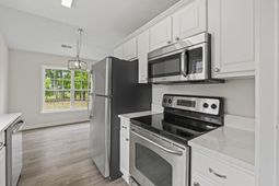 957 Bellflower Dr. photo 4