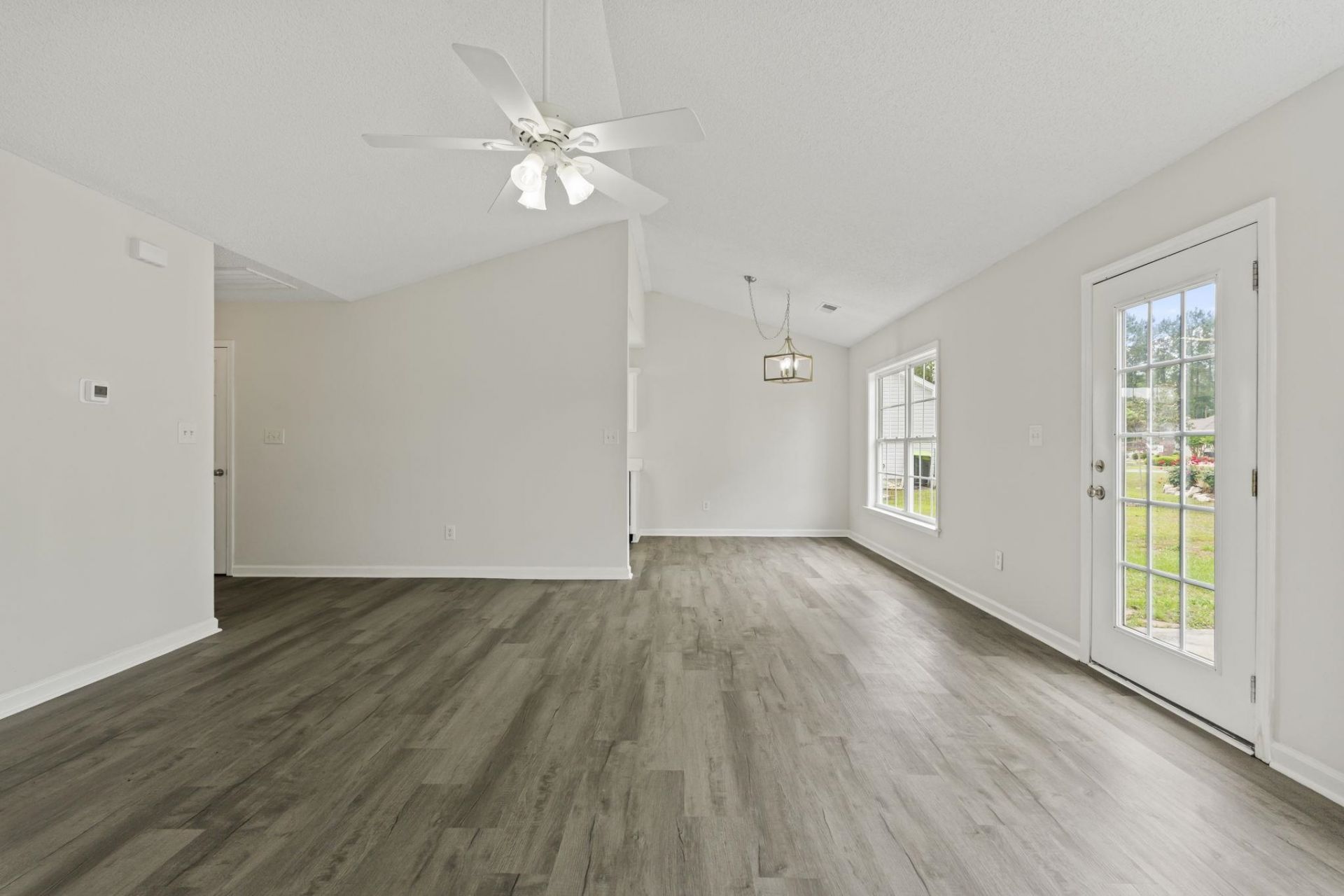 957 Bellflower Dr. Photo 37