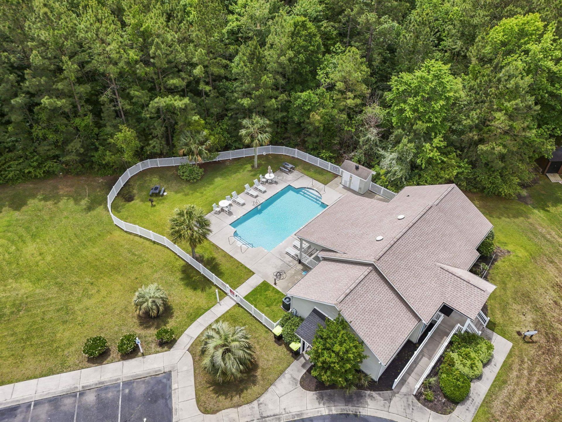 957 Bellflower Dr. Photo 8