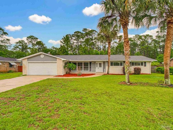 7390 Chesterfield Rd, Pensacola, FL 32506