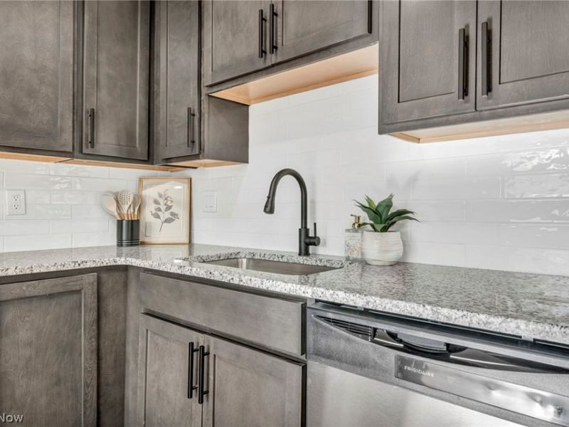 1074 E 168th Street, Cleveland, OH 44110 Photo 14