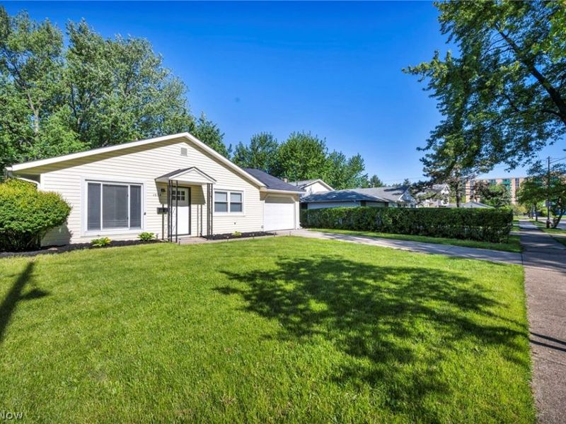 1074 E 168th Street, Cleveland, OH 44110 Photo 2