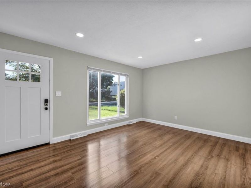 1074 E 168th Street, Cleveland, OH 44110 Photo 5
