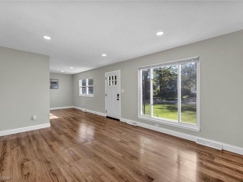 1074 E 168th Street, Cleveland, OH 44110 Photo 6