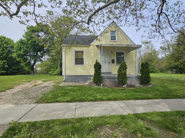 9167 Grandmont Avenue, Detroit, MI 48228