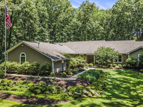 100 Alto Relievo Way, Marshall, MI 49068