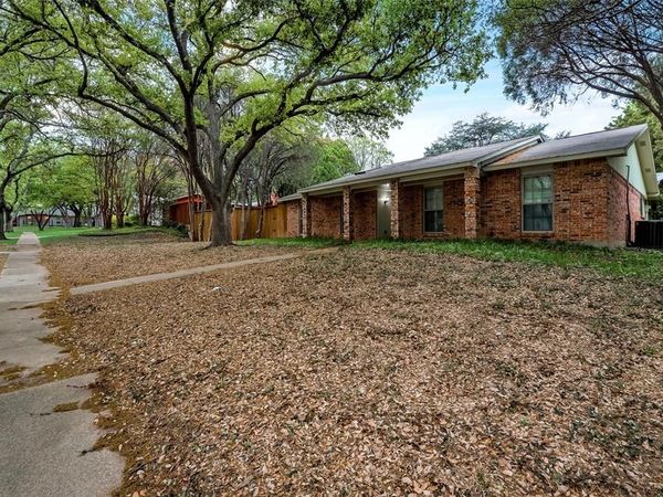 3940 Dalgreen Circle, Dallas, TX 75214