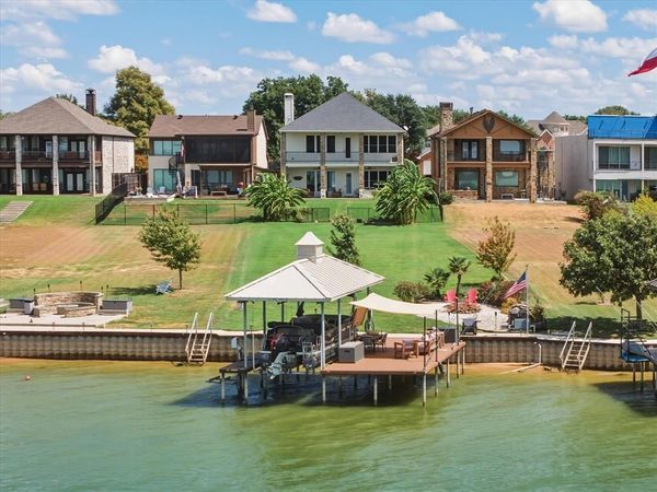 2213 Windjammer Way, Rowlett, TX 75088