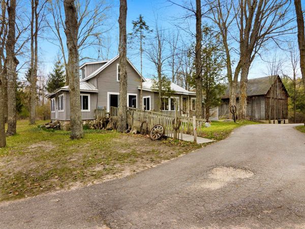 5322 Rushton Road, Central Lake, MI 49622