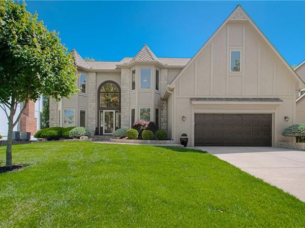 5319 W 132nd Terrace, Leawood, KS 66209