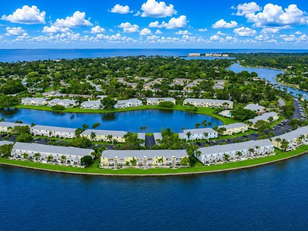 121 SEAHORSE DRIVE SE, Unit C, ST PETERSBURG, FL 33705
