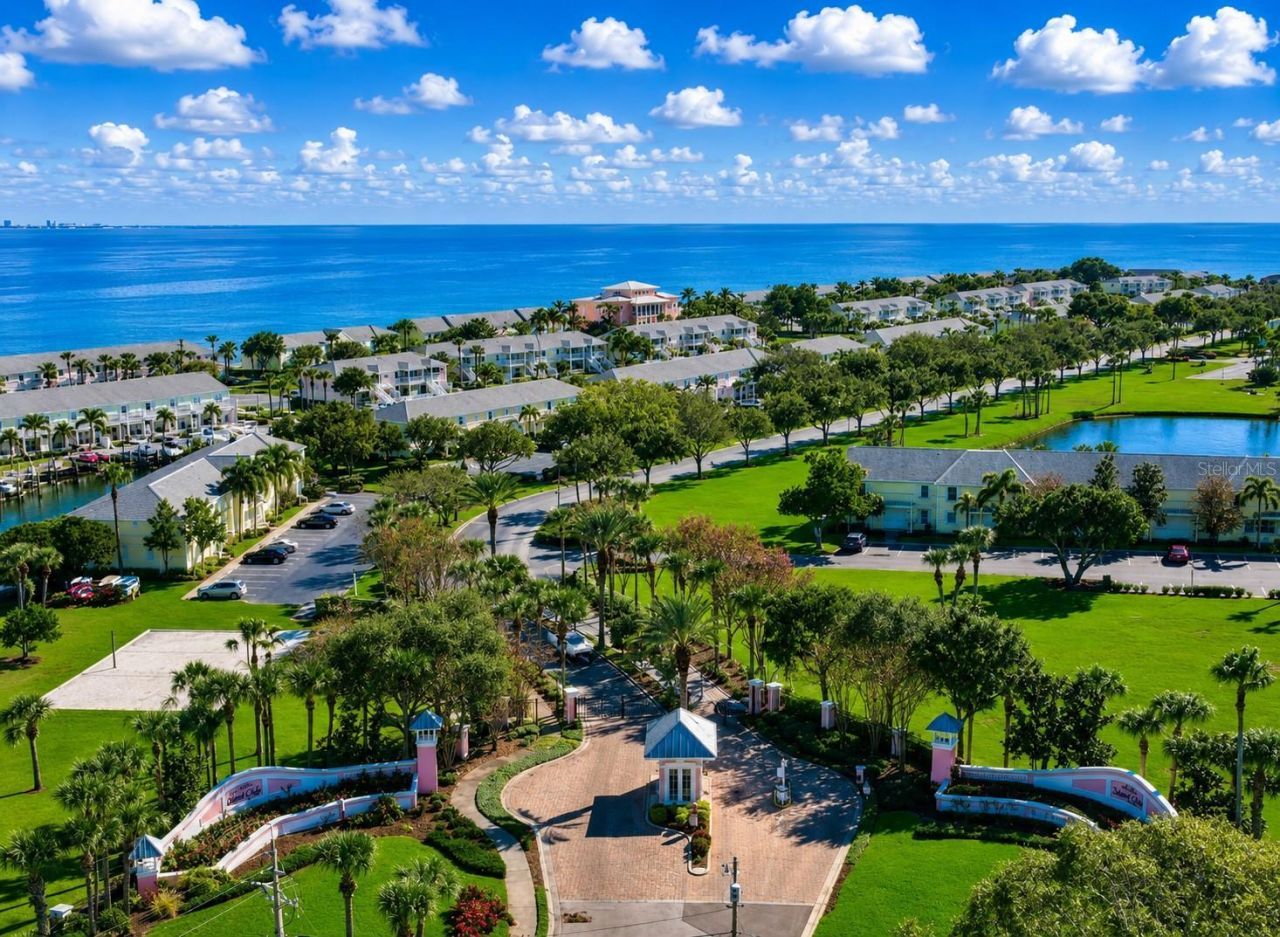 121 Seahorse Drive Se, Unit C, Saint Petersburg, FL 33705 Photo