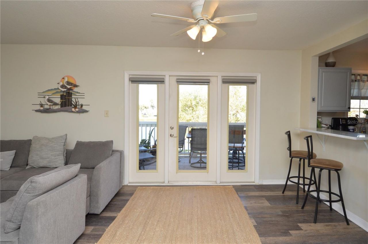 121 Seahorse Drive Se, Unit C, Saint Petersburg, FL 33705 Photo