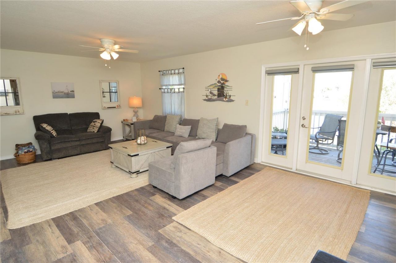 121 Seahorse Drive Se, Unit C, Saint Petersburg, FL 33705 Photo