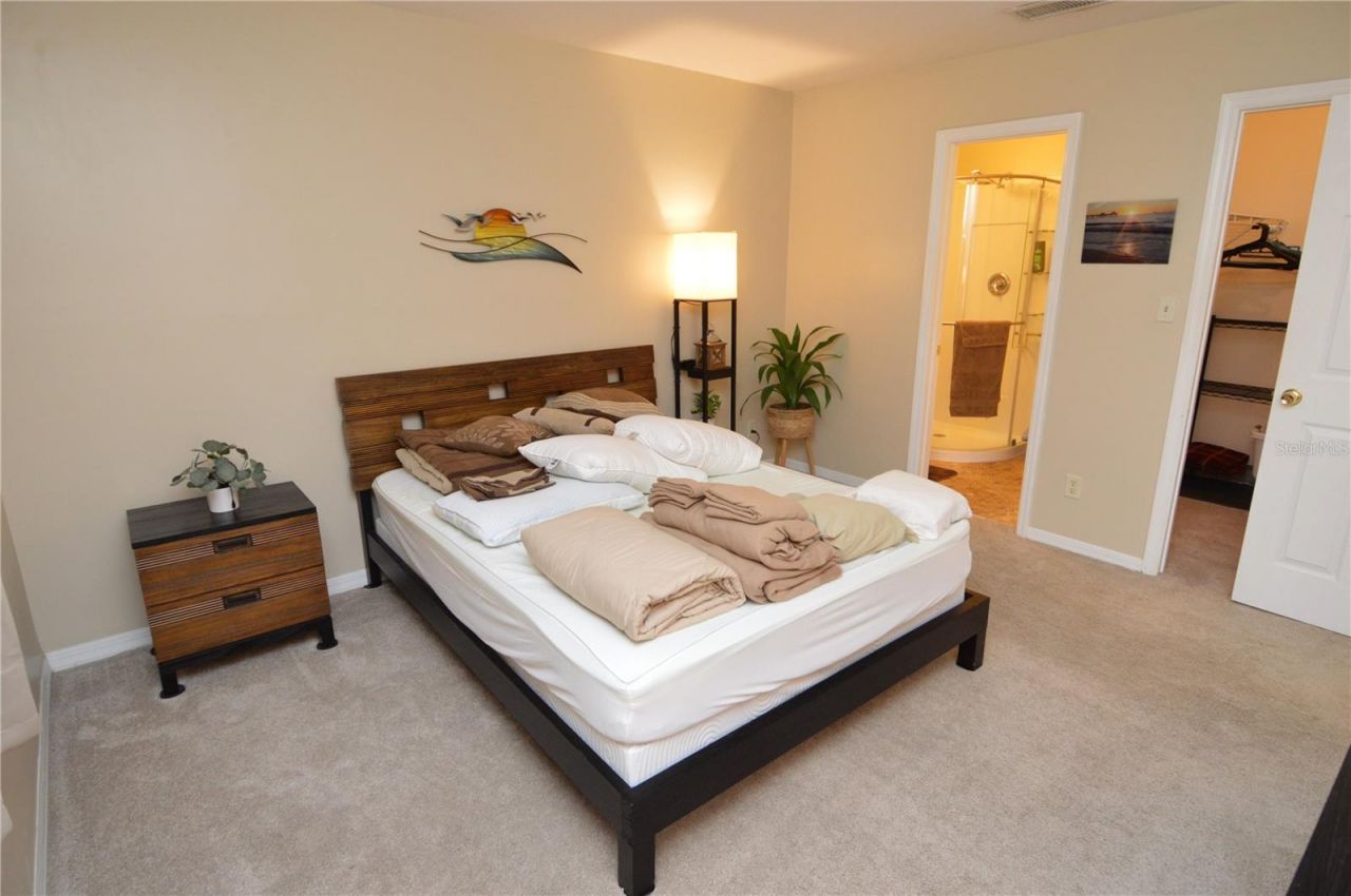121 Seahorse Drive Se, Unit C, Saint Petersburg, FL 33705 Photo