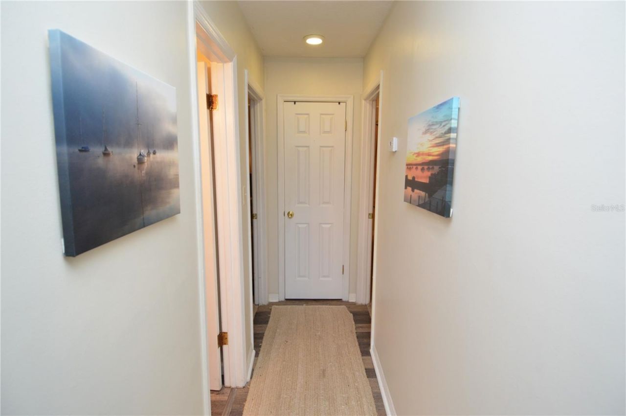 121 Seahorse Drive Se, Unit C, Saint Petersburg, FL 33705 Photo