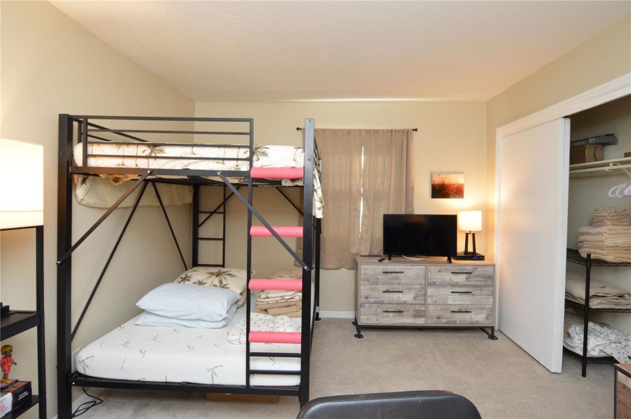 121 Seahorse Drive Se, Unit C, Saint Petersburg, FL 33705 Photo