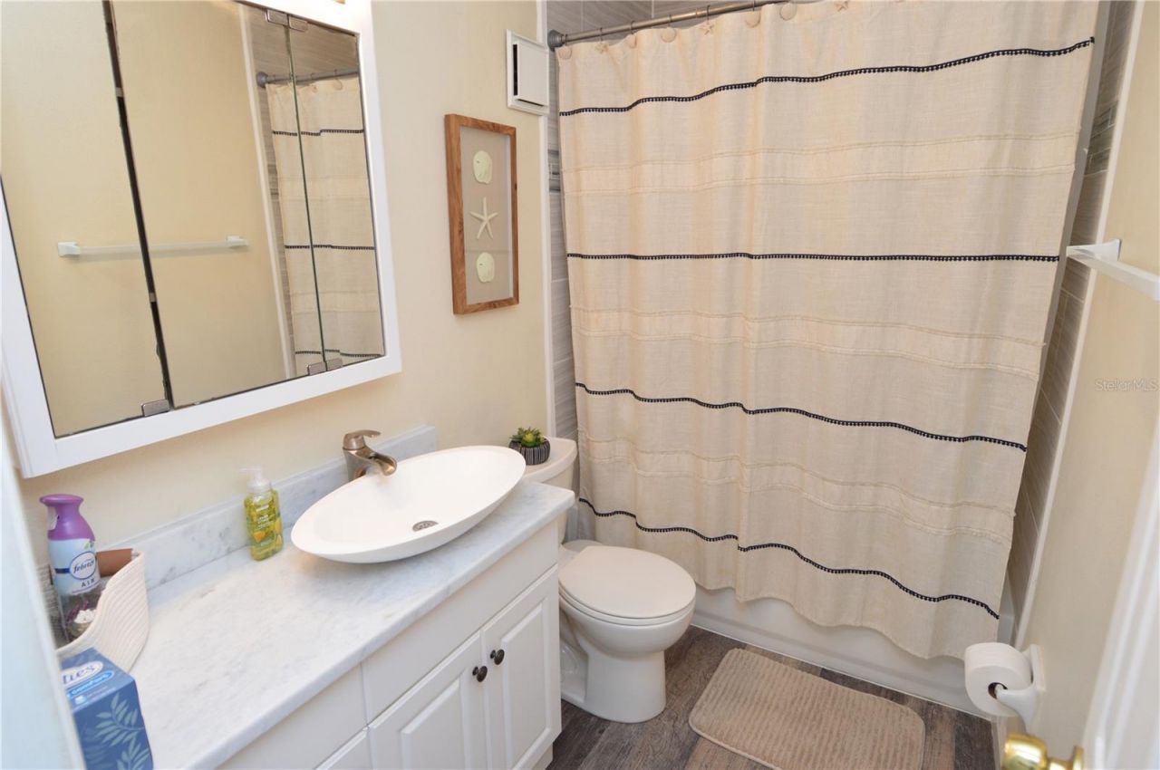 121 Seahorse Drive Se, Unit C, Saint Petersburg, FL 33705 Photo